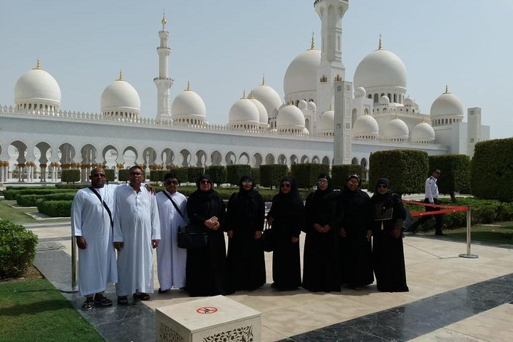 Abu Dhabi city tour from Dubai with Grand Mosque - Image 5