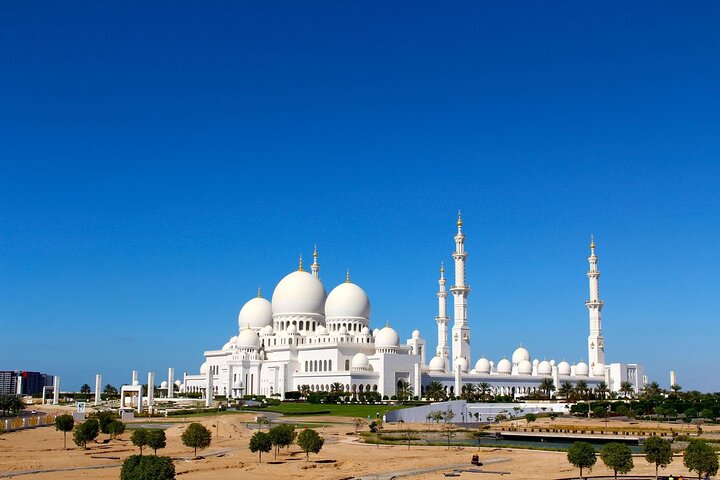 Abu Dhabi City Tour with Warner Bros from Abu Dhabi - Image 2