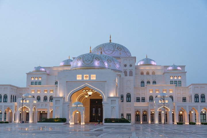 Abu Dhabi Modern Tour - Image 4