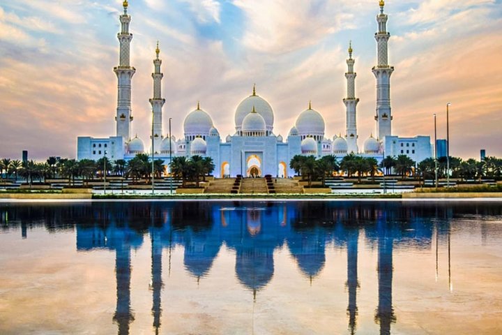 Enjoy Abu Dhabi City Tour and Desert Safari - Image 2