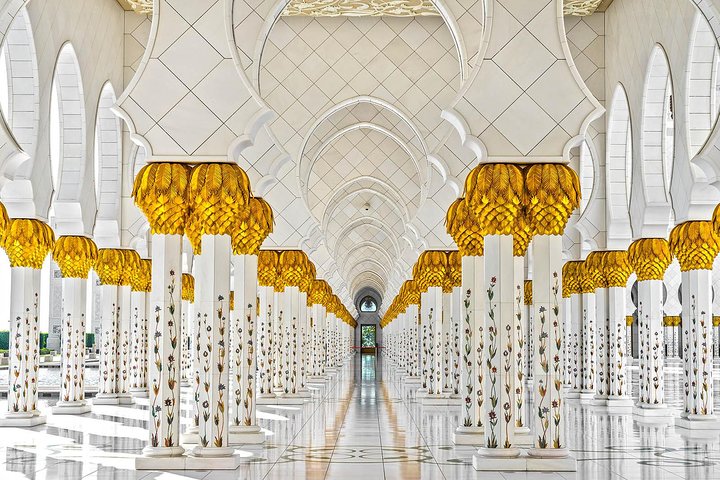 From Abu Dhabi: Grand Mosque & Presidential Palace City Tour - Image 1