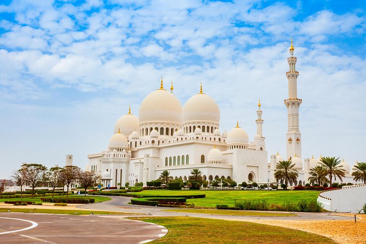 From Abu Dhabi: Grand Mosque & Presidential Palace City Tour - Image 3