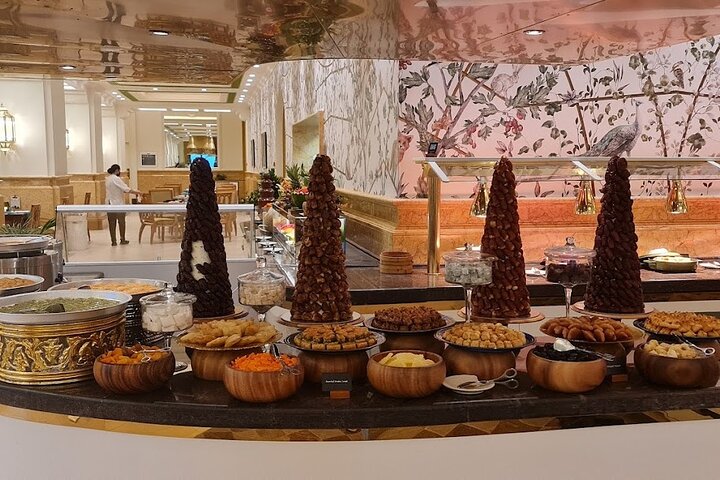Private City Tour Abu Dhabi With Dinner At Emirates Palace - Image 4