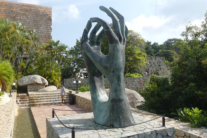 4hr City Tour For Cruises or Hotels Diver Peace Chapel & Mural - Image 4