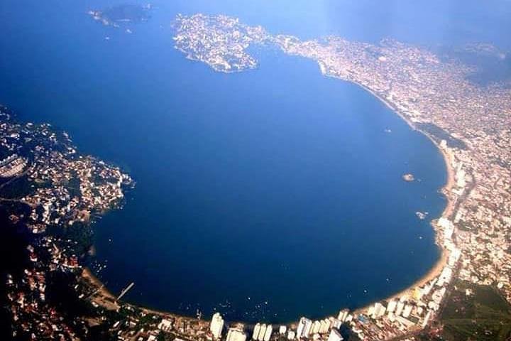 Acapulco All In One - Image 1