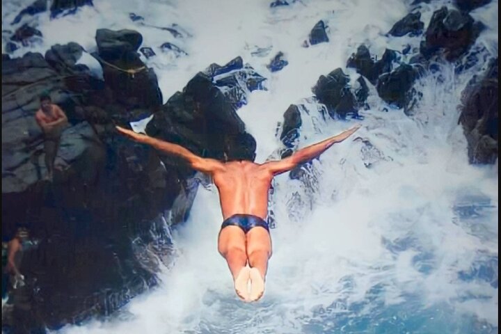 Fun in Acapulco Day Tour 6Hrs, Divers Show, Tequila Tasting, Lunch & FleaMarket  - Image 3