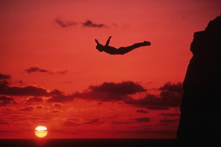  High Divers DeLuxe Three Course Dinner +Three Drinks plus SUNSET - Image 1