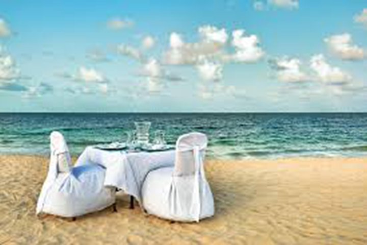Romantic Date - Image 3