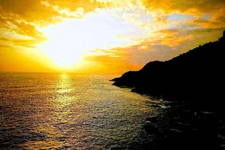Sunset, Romantic Dinner And Cliff Divers Show - Image 1
