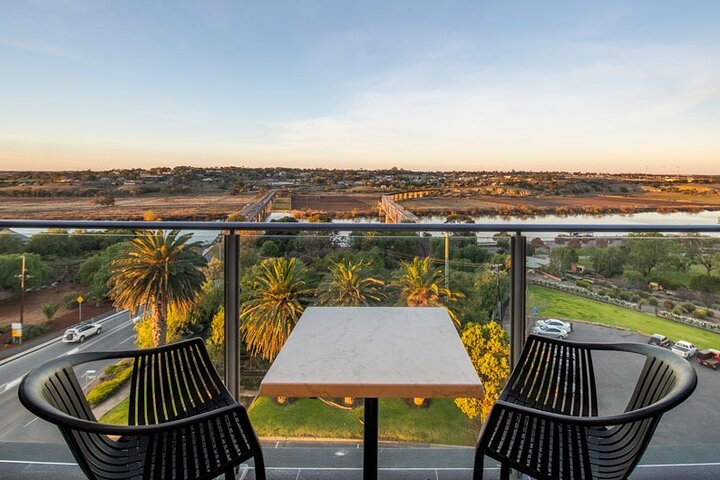 2 Day Tour. Adelaide to Mt Gambier and Return - Image 1