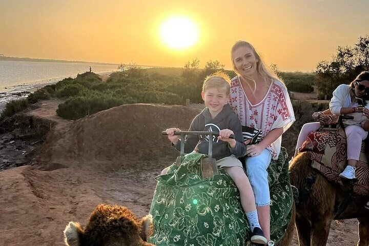 Sunset camel with barbecue dinner - Image 3
