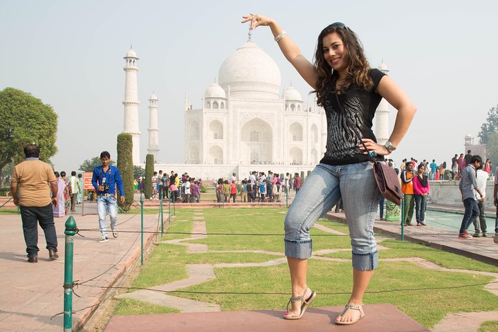 Sunrise at the Taj Mahal - Image 3