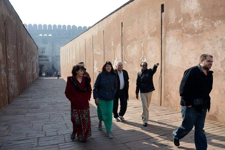 Sunrise at the Taj Mahal - Image 4