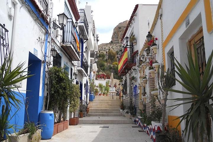 Alicante Shore Excursion: Private Walking Tour - Image 1