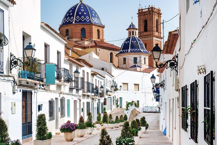Half Day Guided Tour to Altea and visit to Chocolate Factory - Image 3