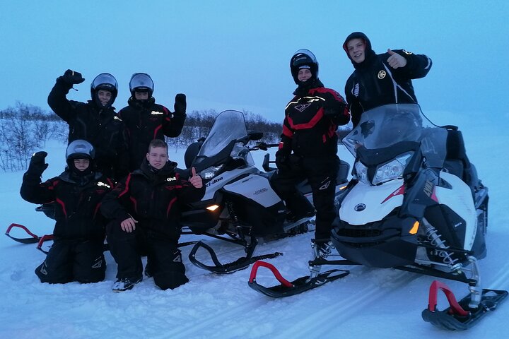 Snowmobile safari in the mountain plateau of Finnmarksvidda - Image 5