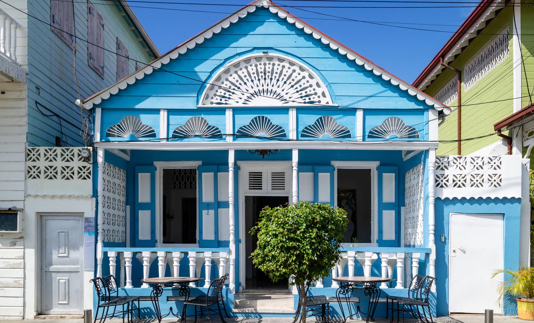 Private Victorian Era District with Lunch - Image 1