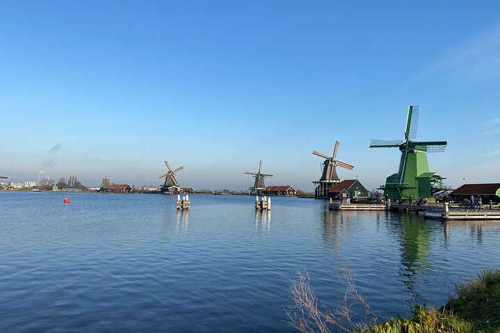 Giethoorn, Afsluitdijk, Zaanse Schans Day Tour Mini VIP Bus Incl. Hotel Pick Up - Image 4