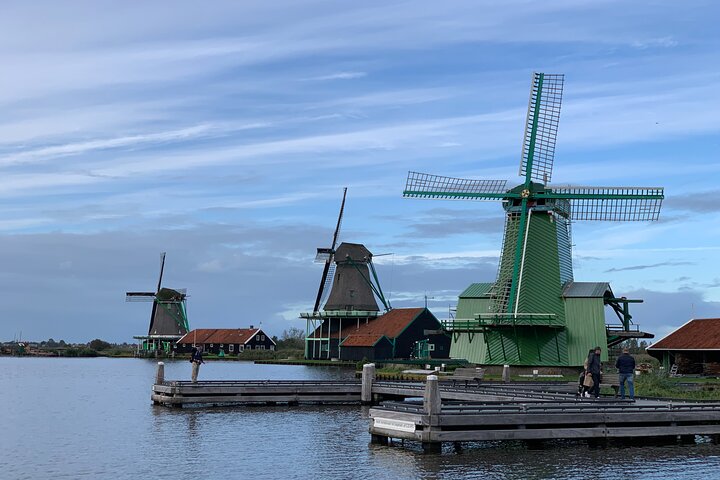 Giethoorn and Zaanse Schans Day Tour Small Group Incl. Boat Ride - Image 2