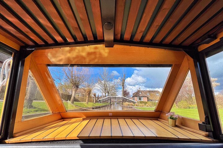 Giethoorn and Zaanse Schans Day Tour Small Group Incl. Boat Ride - Image 1