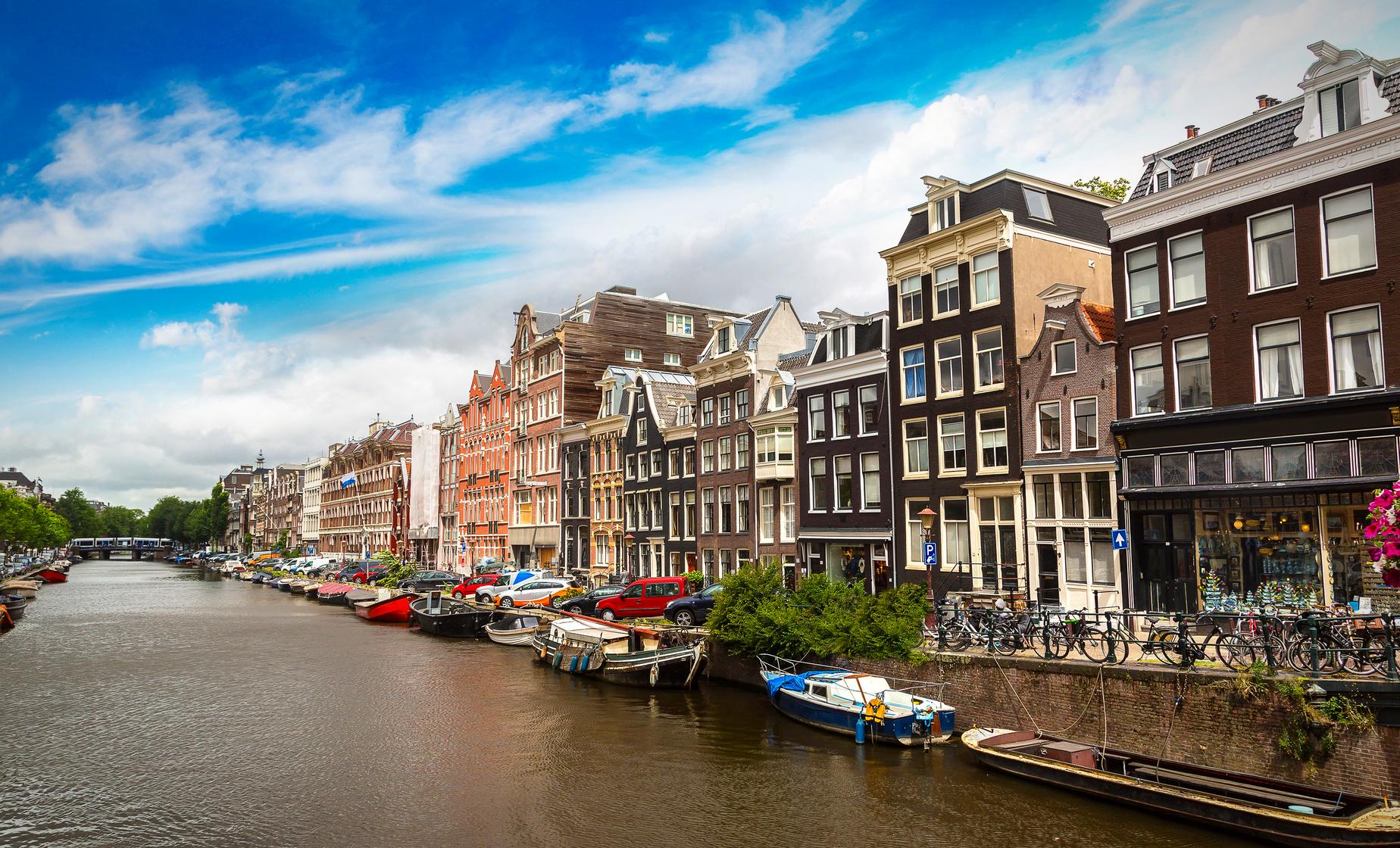 One Hour Canal Cruise - Image 1