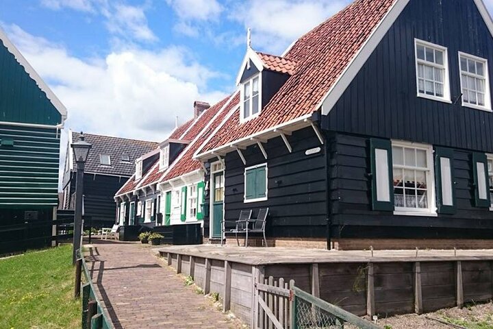 Private bus or car Tour Volendam (fishing village) 4hrs 1-15 pers - Image 4