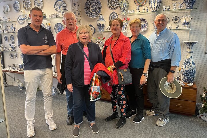 Private Day Tour to Keukenhof Flower Fields and Delft City - Image 2