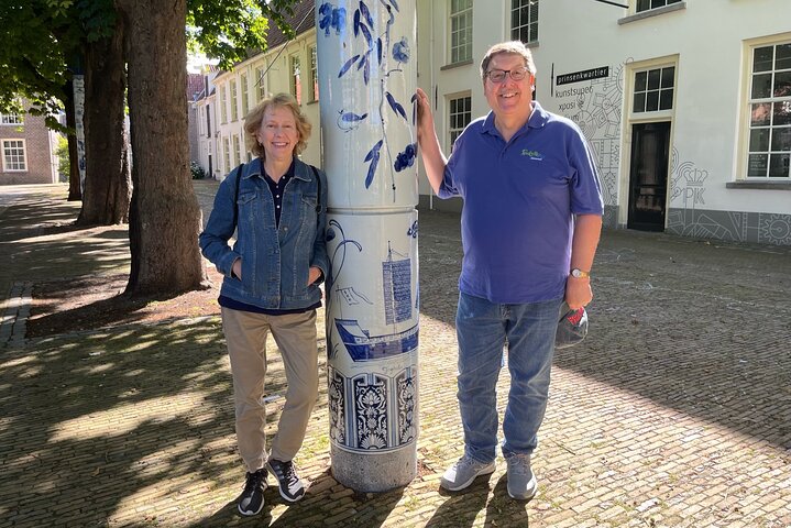 Private Day Tour to Keukenhof Flower Fields and Delft City - Image 1
