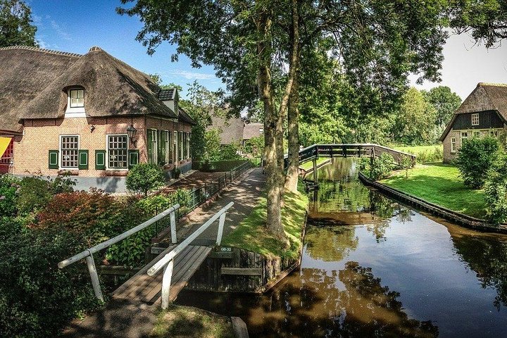 Private tour (max 3 per) to Giethoorn & Canal ride from Amsterdam - Image 5
