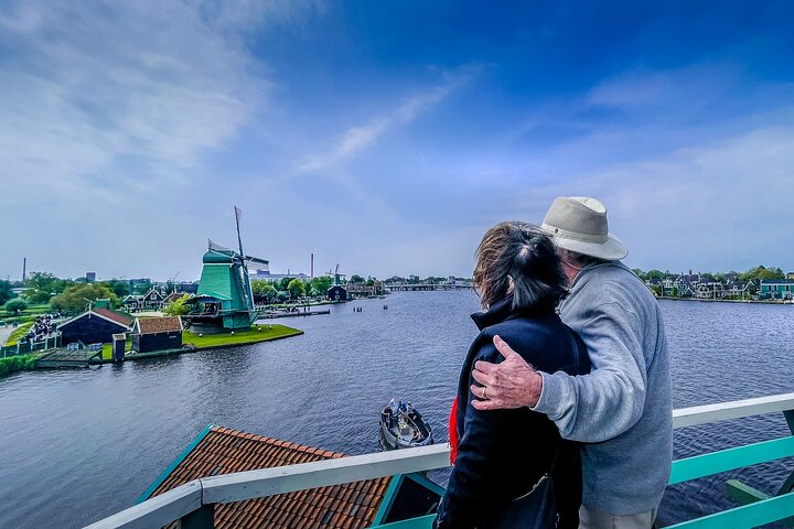 Private Tour to Zaanse Schans + Giethoorn with renting boat - Image 4
