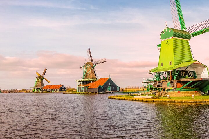 Private Tour to Zaanse Schans + Giethoorn with renting boat - Image 2
