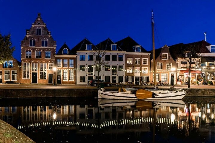 Round trip, Visit The Harbor of the Netherlands with a Electric boat in Hoorn - Image 4