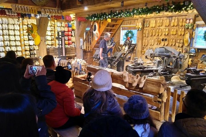 Zaanse Schans 3-Hour Private Tour from central Amsterdam, Airport or Port - Image 4