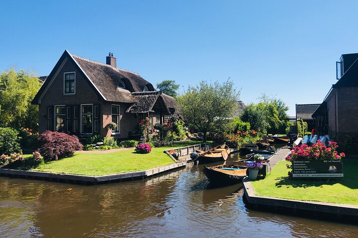 Zaanse Schans and Giethoorn Small-Group Tour with Hotel Pick Up - Image 1