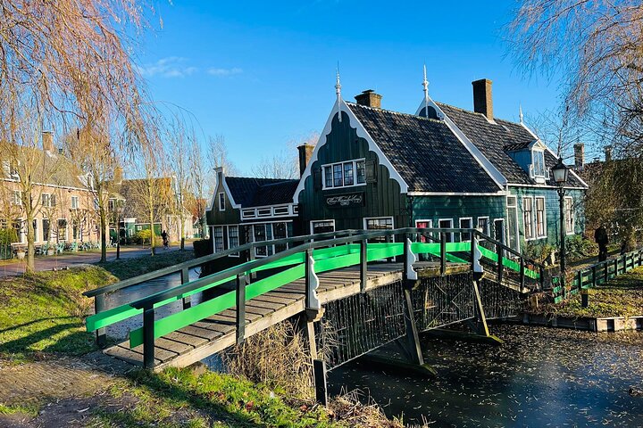 Zaanse Schans and Giethoorn Unique Day Trip with Boat Cruise - Image 3