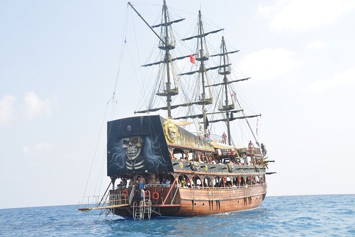 Side Boat Tour with Lunch, Soft Drink and Foam Party All.İnc - Image 3