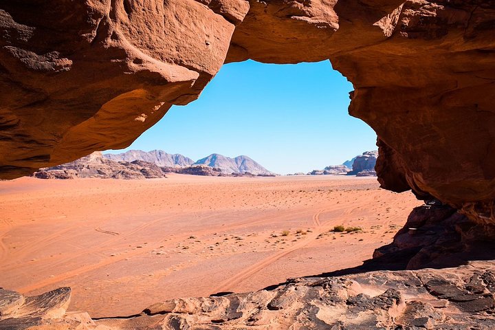 2 Days 1 Night in Wadi Rum Jeep Tour - Image 2