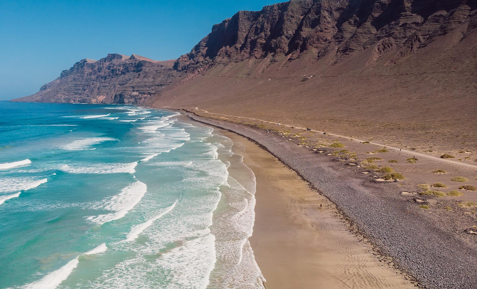La Corona and the Famara Cliffs - Image 1