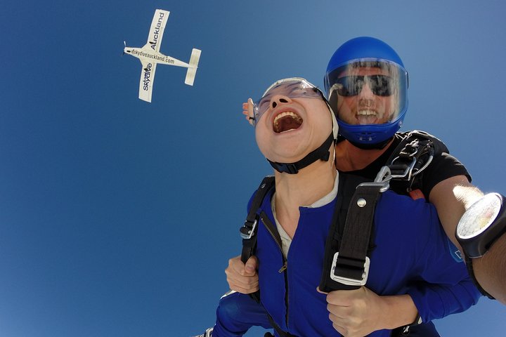16,000 Feet Tandem Skydive Adventure Private Tour in Auckland - Image 5