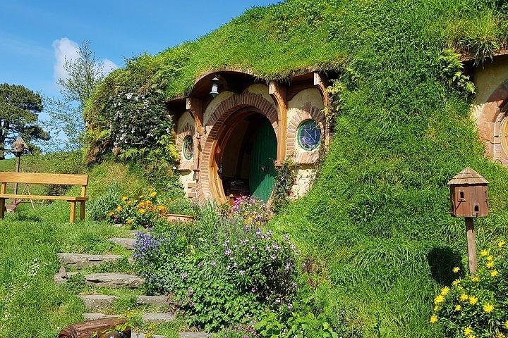 2 Day Hobbiton Movie Set, Waitomo Caves and Rotorua Private Tour from Auckland - Image 3
