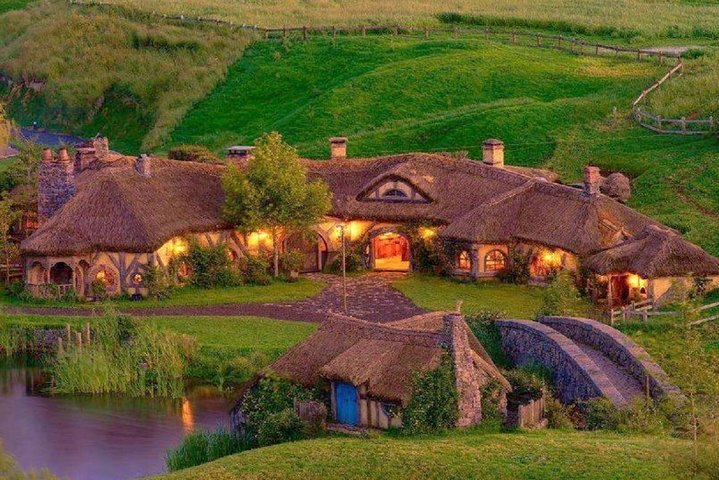 2 Day Hobbiton Movie Set, Waitomo Caves and Rotorua Private Tour from Auckland - Image 1