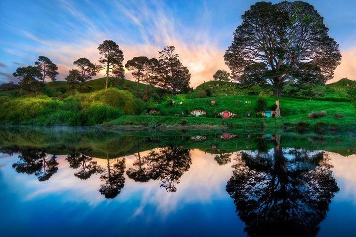 2 Day Hobbiton Movie Set, Waitomo Caves and Rotorua Private Tour from Auckland - Image 2
