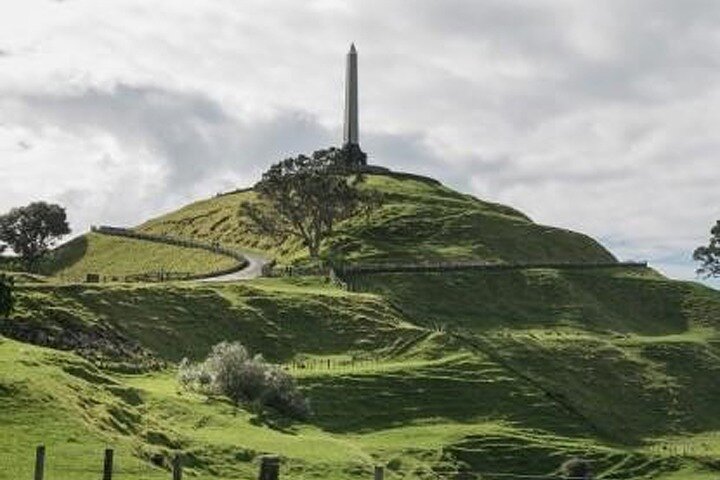 3.5 hour Auckland Volcano Tour in our Electric Van - Image 1