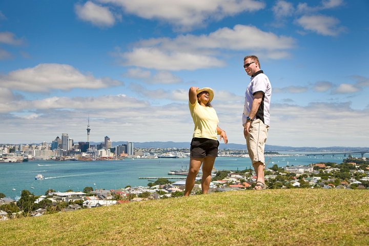 Auckland City and West Coast Full Day Tour - Image 2