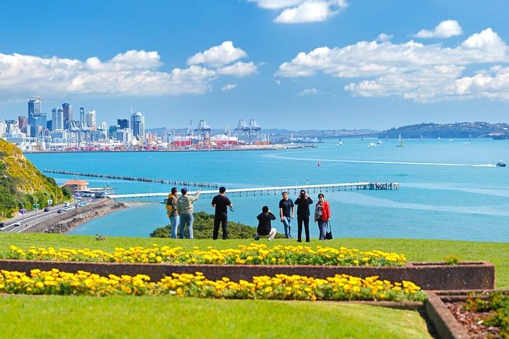 Auckland City Private Tour for Couples. Be chauffeur driven with added extras. - Image 3