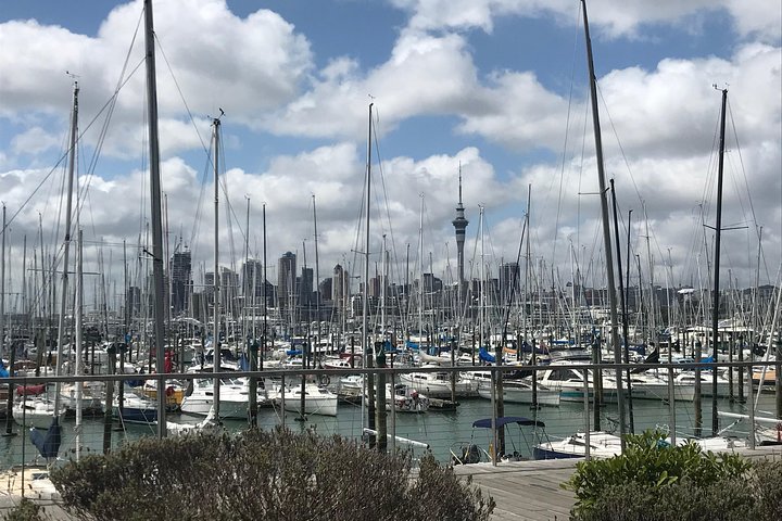 "City of Sails" highlights - private tour with German tour guide - Image 1