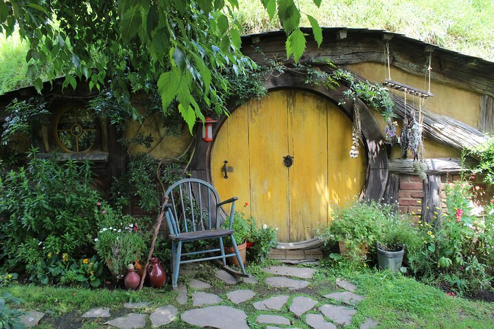 Hobbiton and Spellbound Tour (Glowworm Cave at Waitomo)  - Image 5