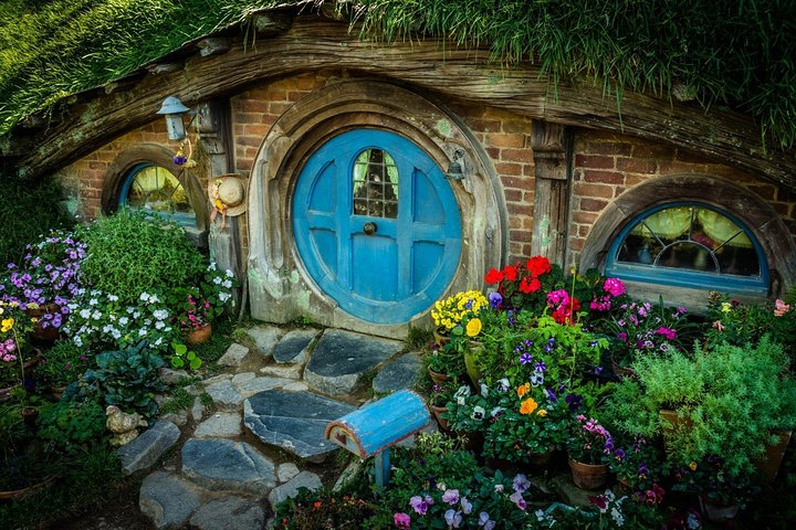 Hobbiton Movie Set and Waitomo Caves Full Day Tour from Auckland - Image 1