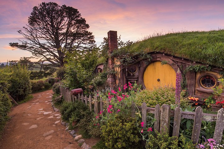 Hobbiton Movie Set Group Tour Early Access (Avoid the crowds!) - Image 5