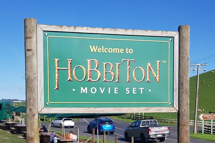 Hobbiton Movie Set Luxury Private Tour from Auckland - Image 4